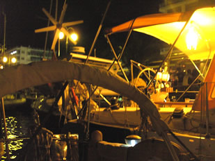 Alongside a big Swiss sailing boat, waiting for the night passage of CHALKIS bridge